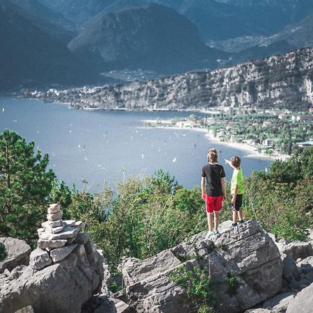 Garda Baldo Apartments_Vivaldi Torbole Sul Garda Εξωτερικό φωτογραφία