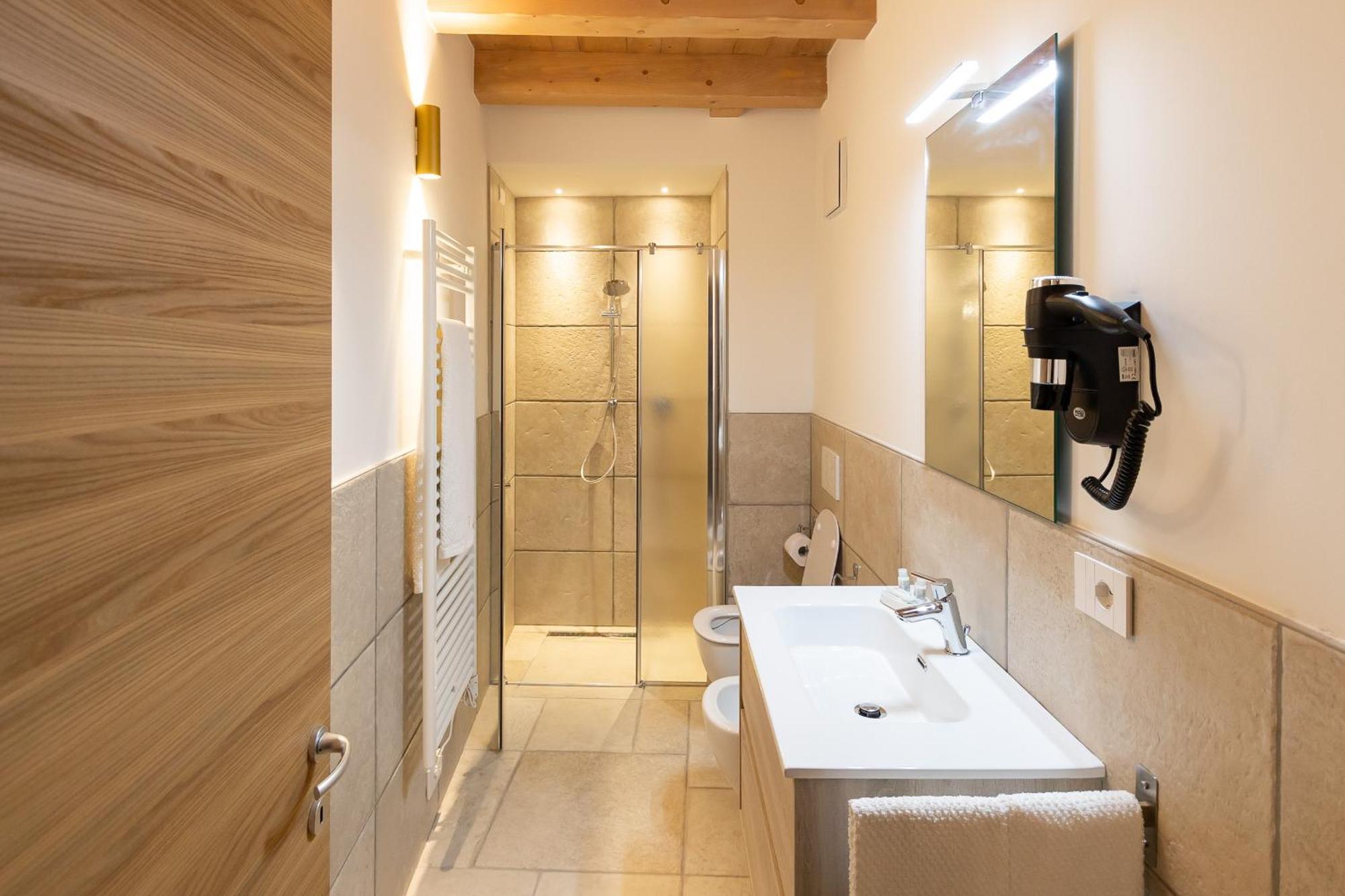 Garda Baldo Apartments_Vivaldi Torbole Sul Garda Εξωτερικό φωτογραφία